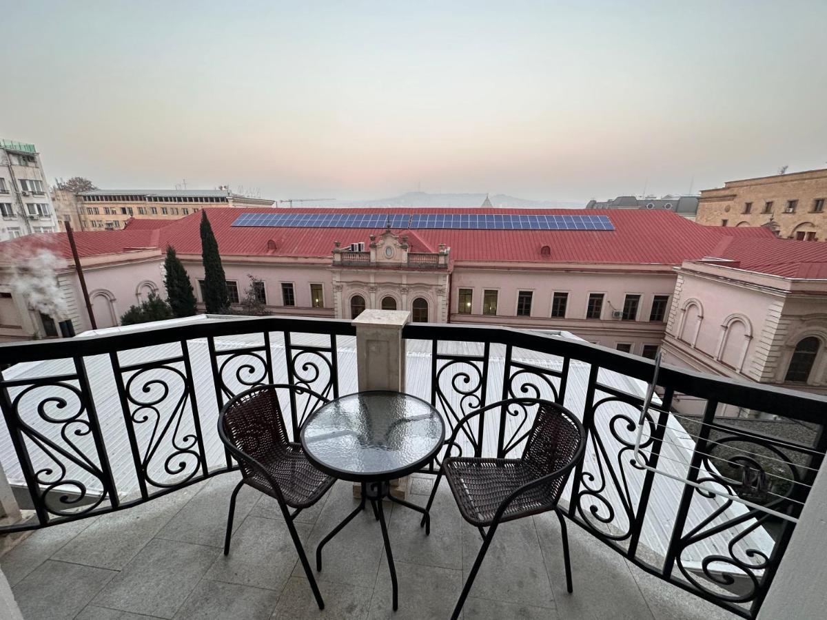Apartment In Downtown "Rustaveli Residence" ティビリシ エクステリア 写真