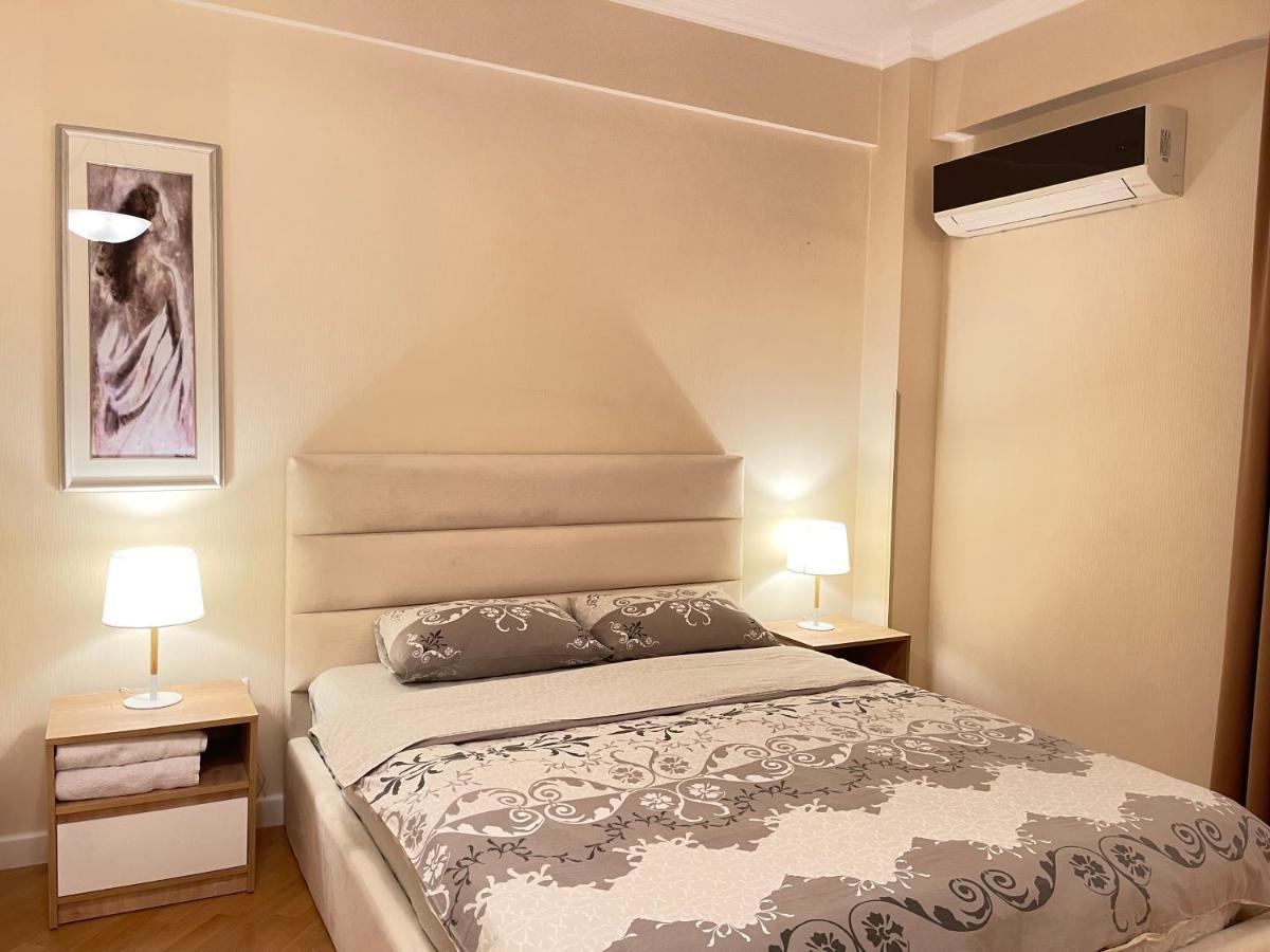 Apartment In Downtown "Rustaveli Residence" ティビリシ エクステリア 写真