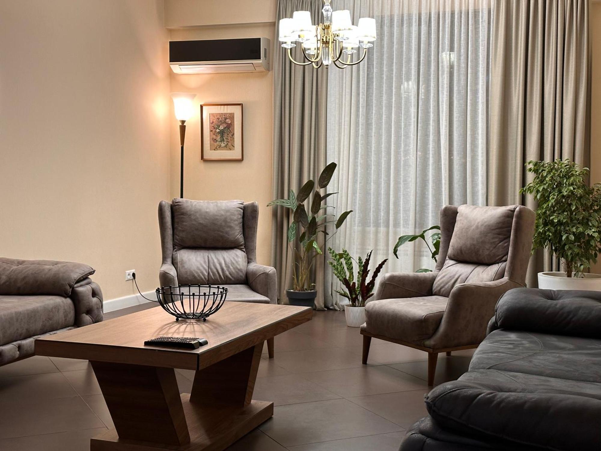 Apartment In Downtown "Rustaveli Residence" ティビリシ エクステリア 写真
